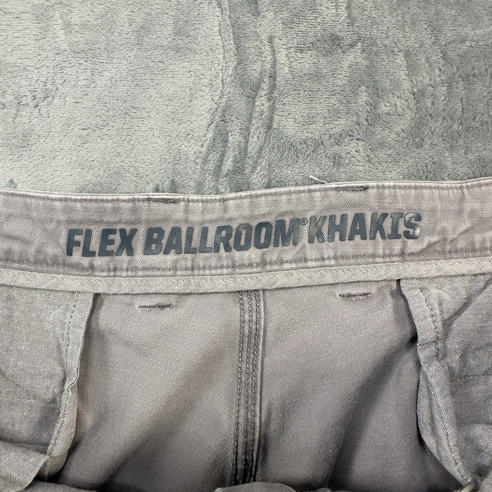 Duluth Trading Flex Ballroom Khaki Shorts Mens 40 Relaxed Fit Work Utility Gray - Picture 4 of 9